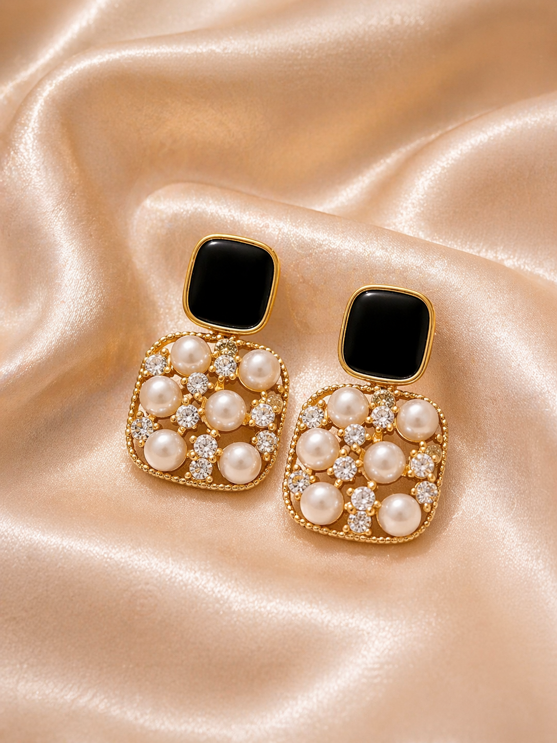 Midnight Pearl Luxe Drop Earrings