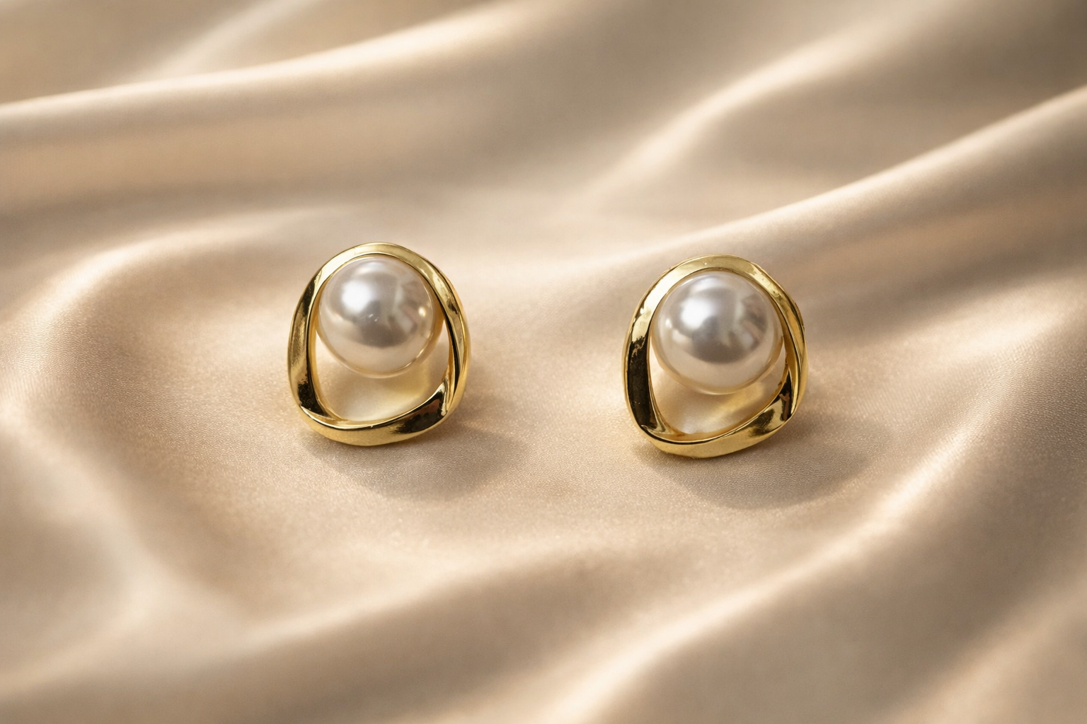 Golden Pearl Glow Earrings