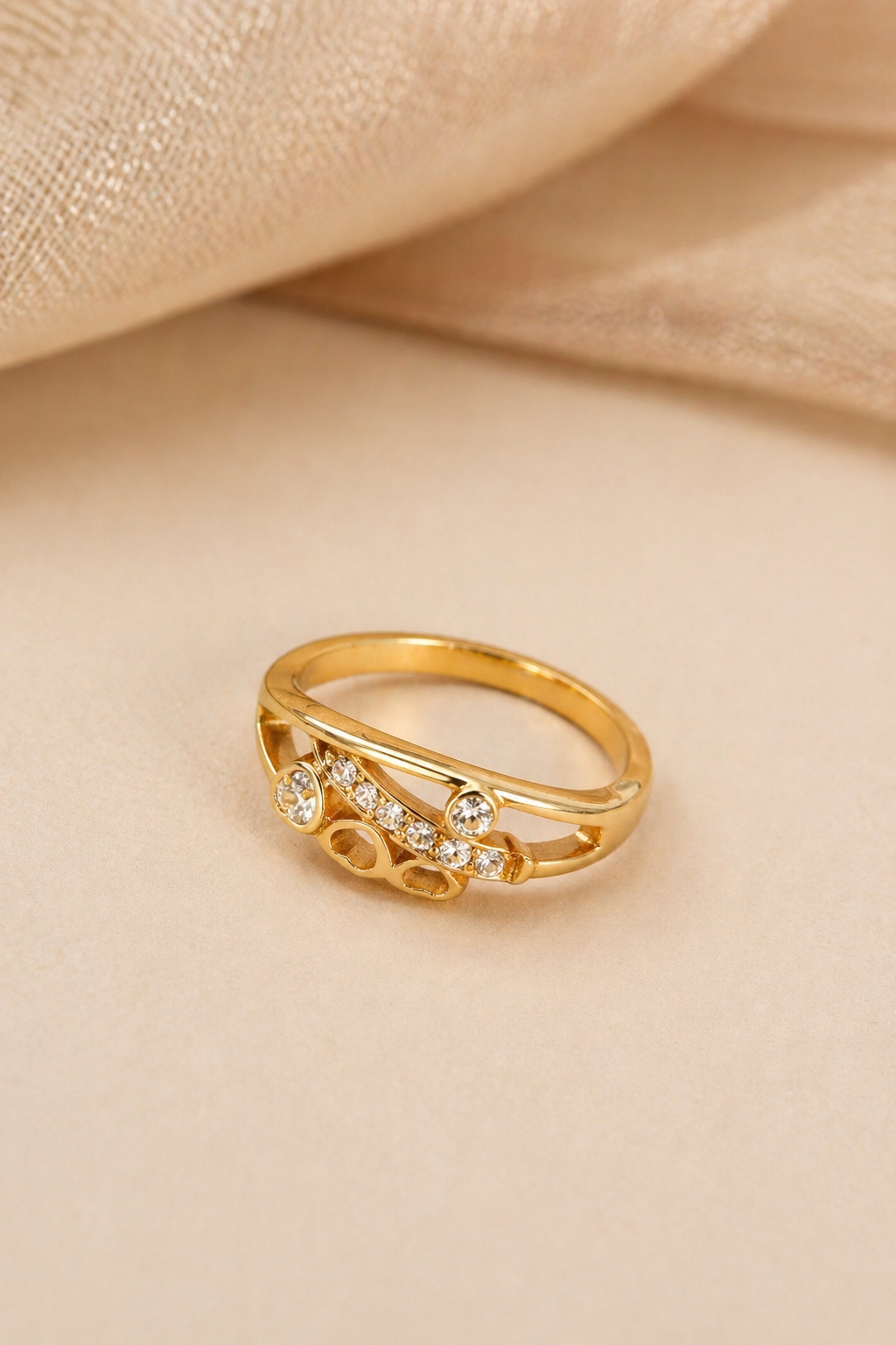 Crystal Leaf Glow Ring