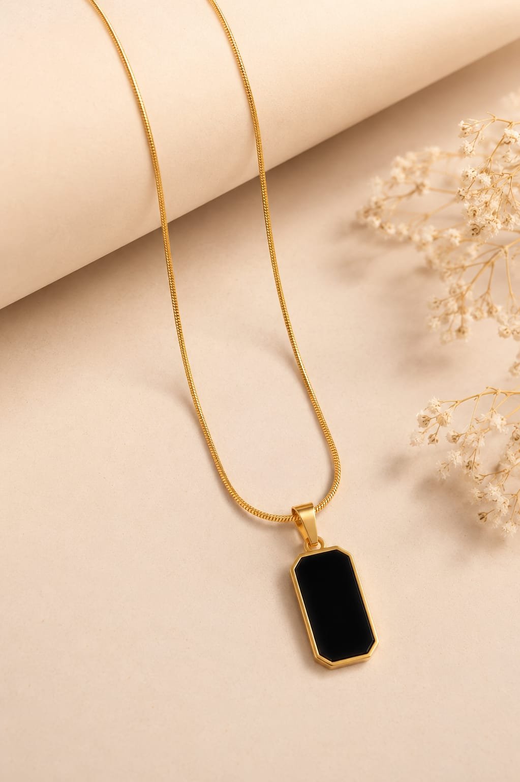 Noir Horizon Geometric Necklace