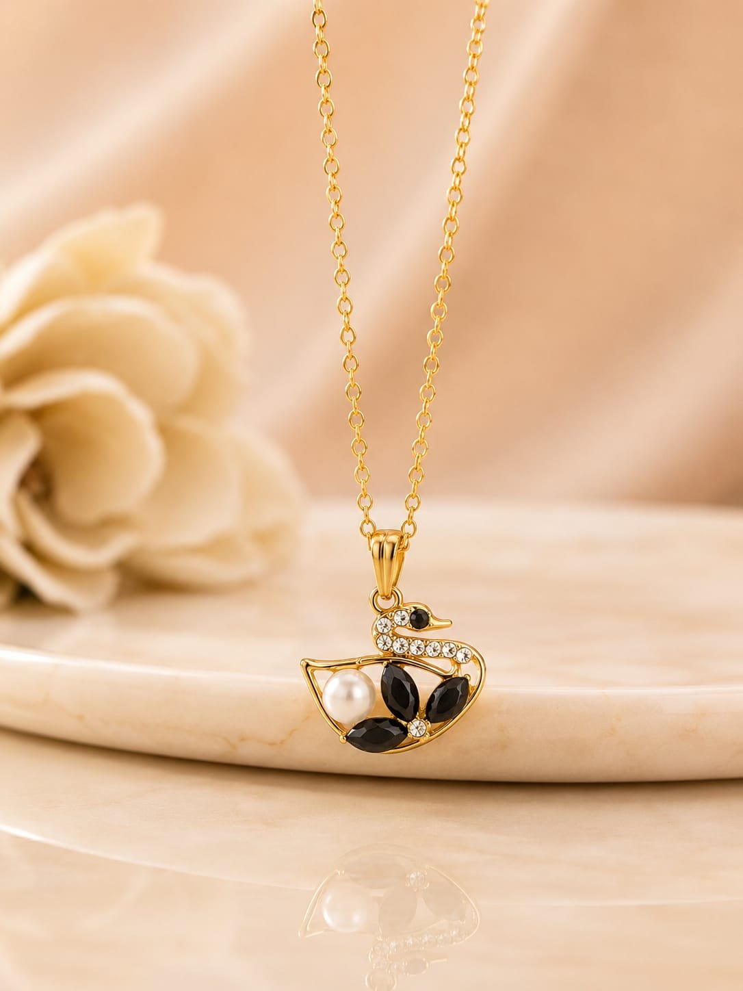 Chic Black Swan Crystal Pendant
