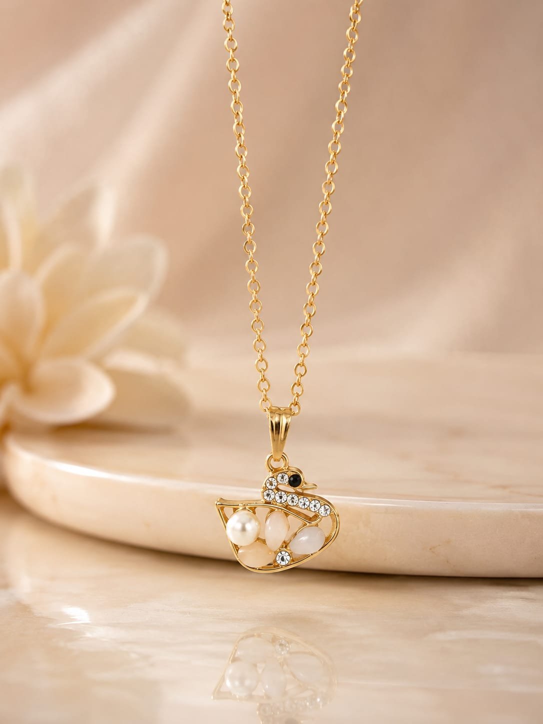 Pure Pearl Swan Pendant